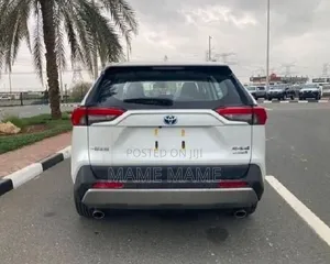 New Toyota RAV4 Hybrid 2024 White