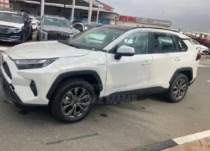 New Toyota RAV4 Hybrid 2024 White