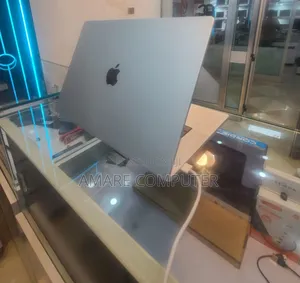 New Laptop Apple MacBook Pro M1 32GB Apple M1 Max SSD 1T