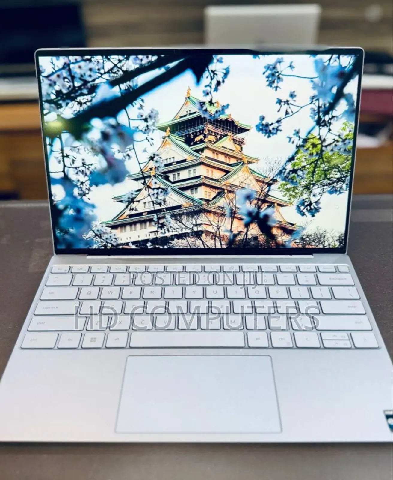 New Laptop Dell XPS 13 8GB Intel Core i5 SSD 256GB