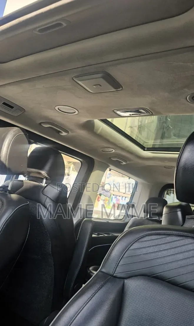 Hyundai Staria 2022 Black