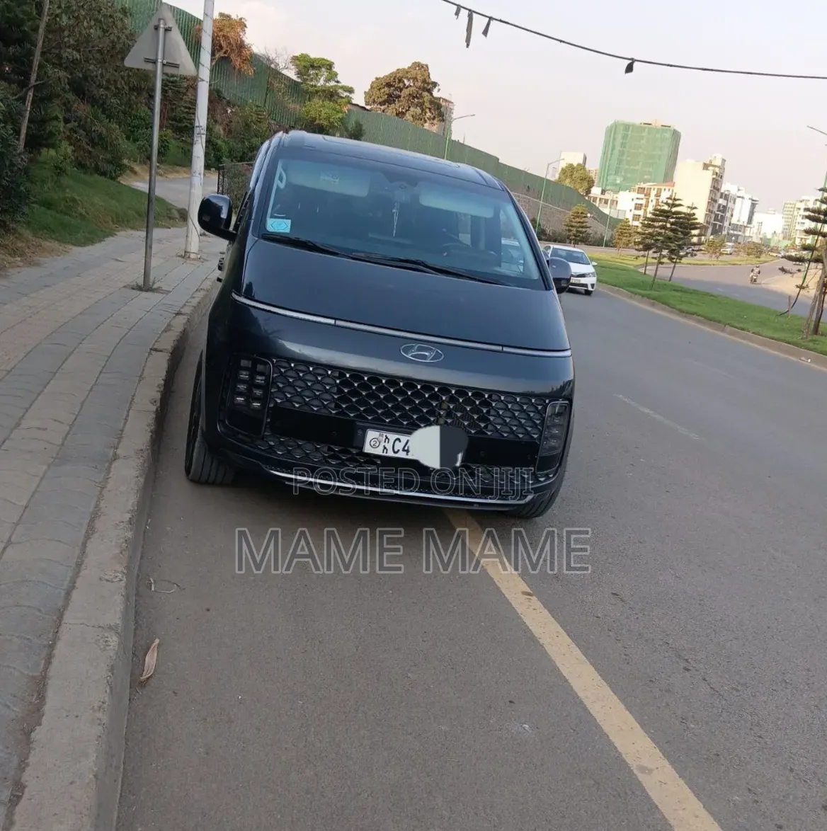 Hyundai Staria 2022 Black