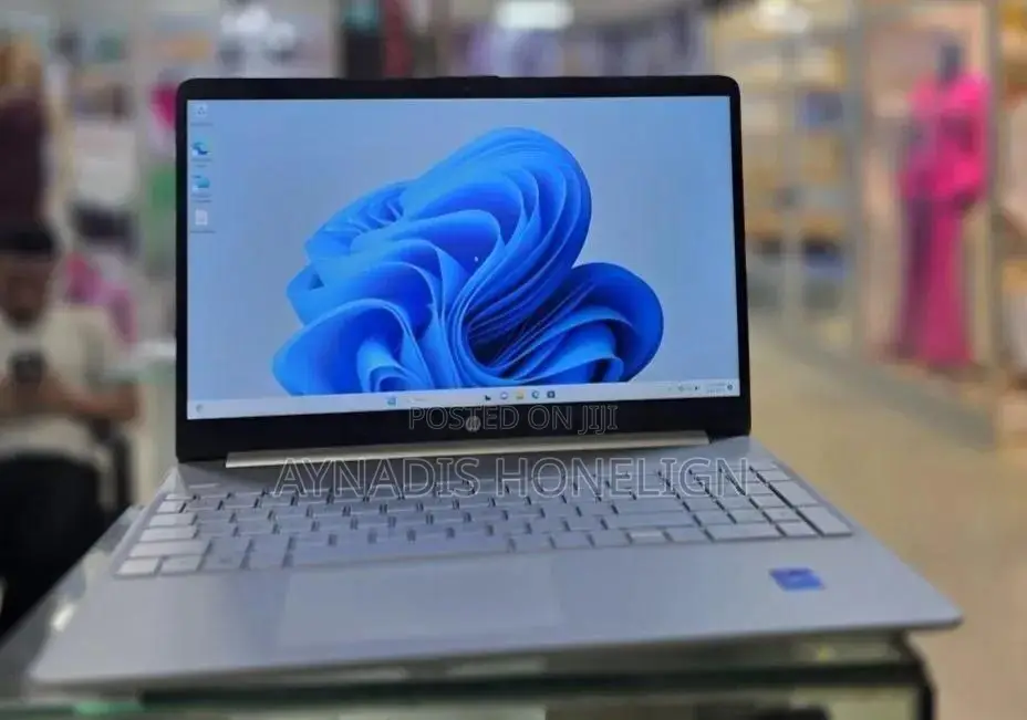 New Laptop HP Stream Notebook 16GB Intel Core i7 SSD 128GB