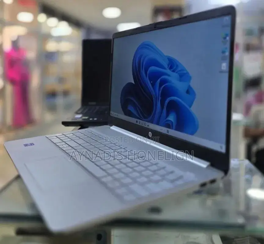 New Laptop HP Stream Notebook 16GB Intel Core i7 SSD 128GB