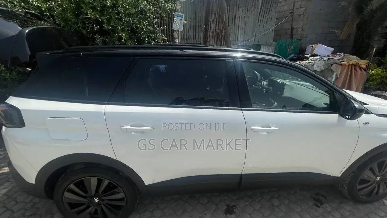 Peugeot 5008 2022 White