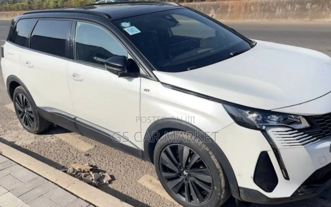 Peugeot 5008 2022 White