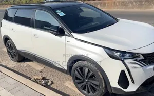 Peugeot 5008 2022 White