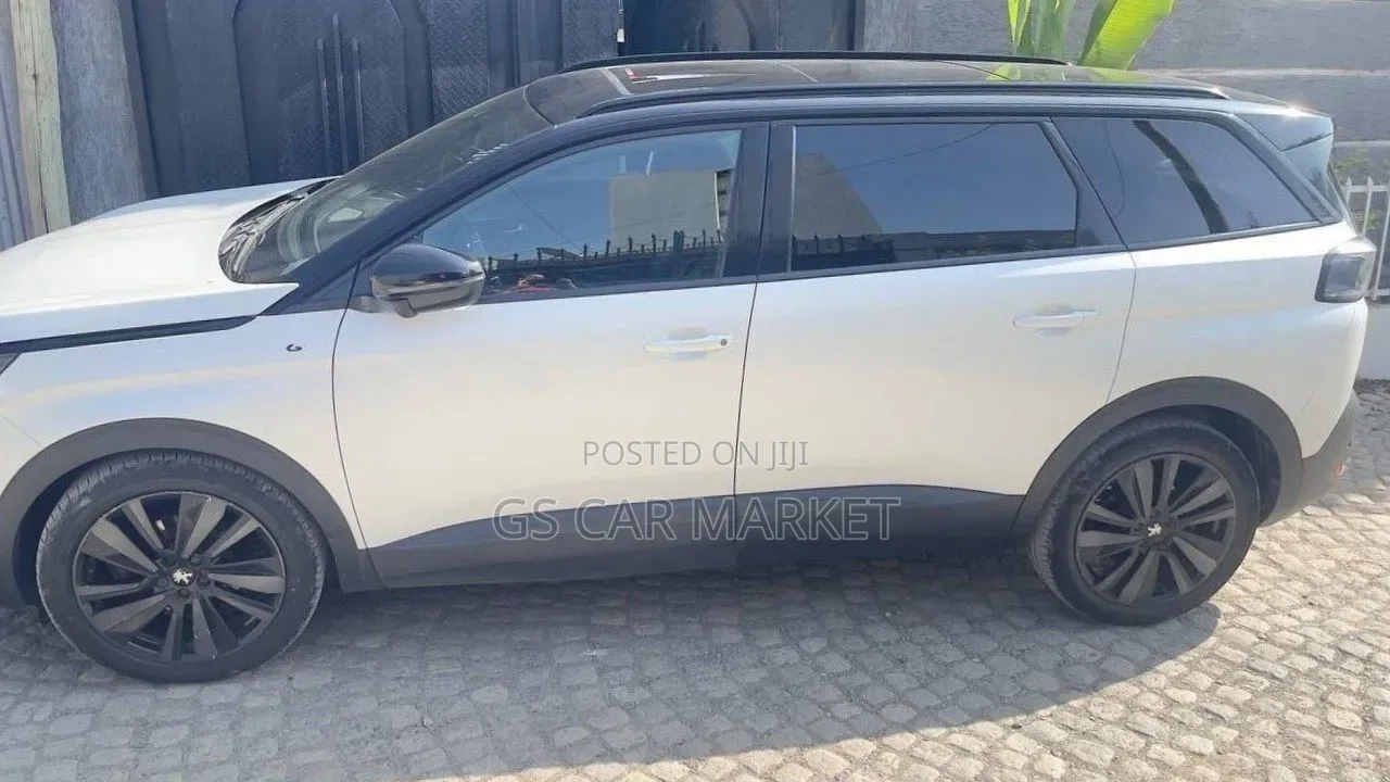 Peugeot 5008 2022 White