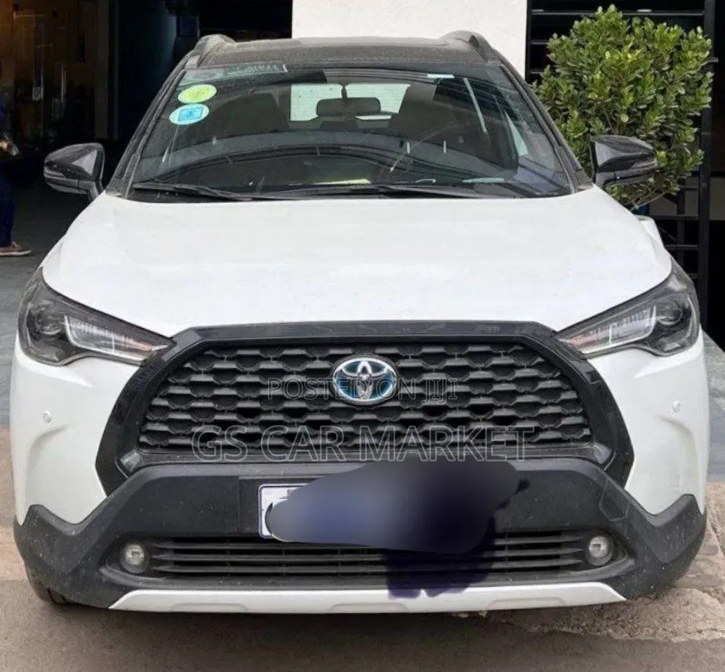 Toyota Corolla Cross Hybrid 2024 White