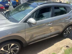 Hyundai Tucson SE FWD 2020 Gray