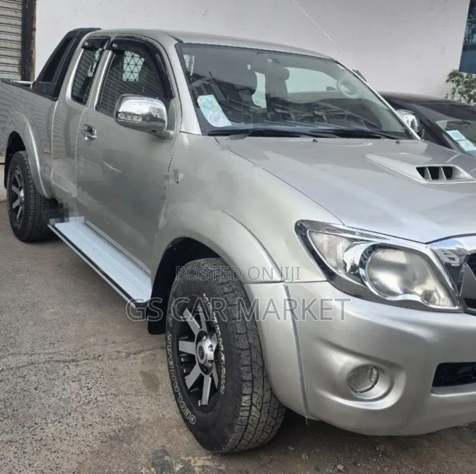 Toyota Hilux 2009 Silver
