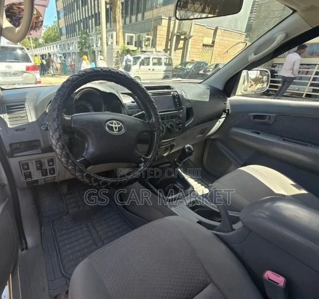 Toyota Hilux 2009 Silver