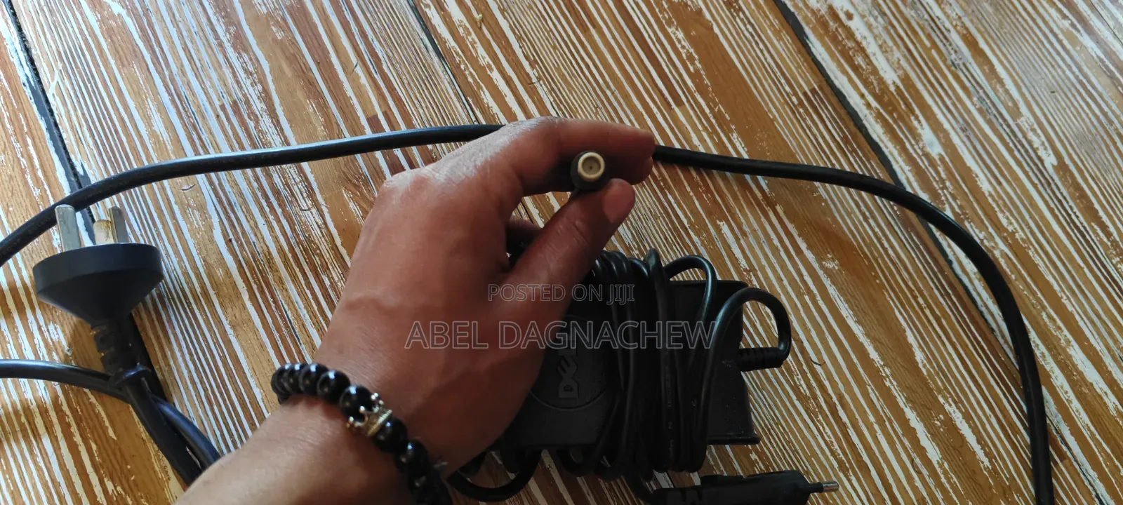Original Dell Laptop Charger From an Old Laptop