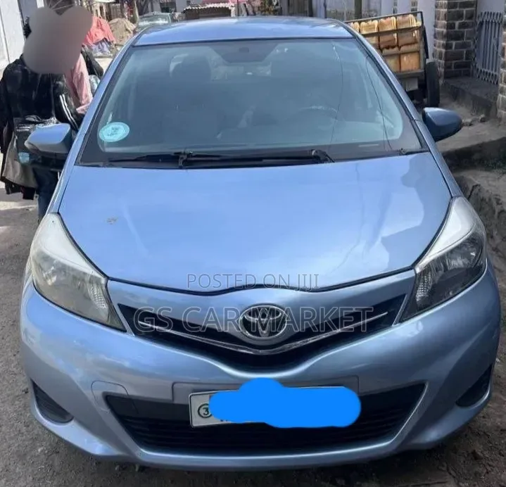 Toyota Yaris 2012 Blue