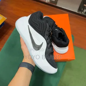Nike Precision 8 Mid Black/White Unisex Half Fashion Boots