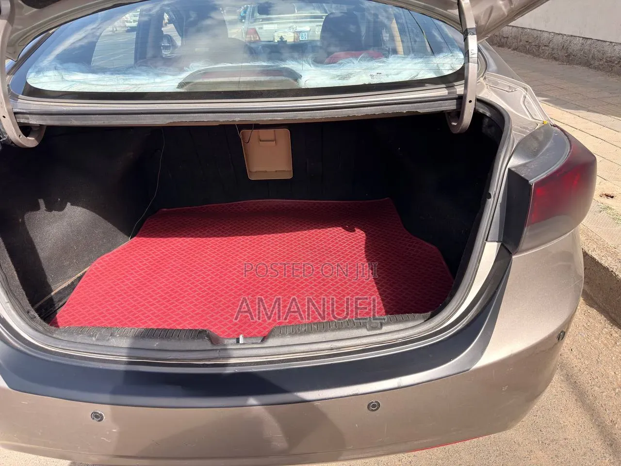 Hyundai Elantra 2012 Brown