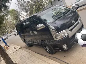 Toyota HiAce 2006 Black