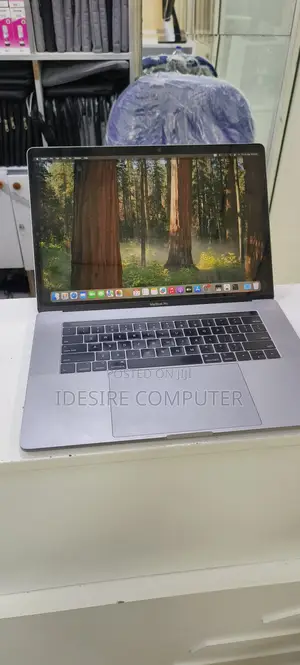 New Laptop Apple MacBook Pro 2019 32GB Intel Core i9 SSD 512GB