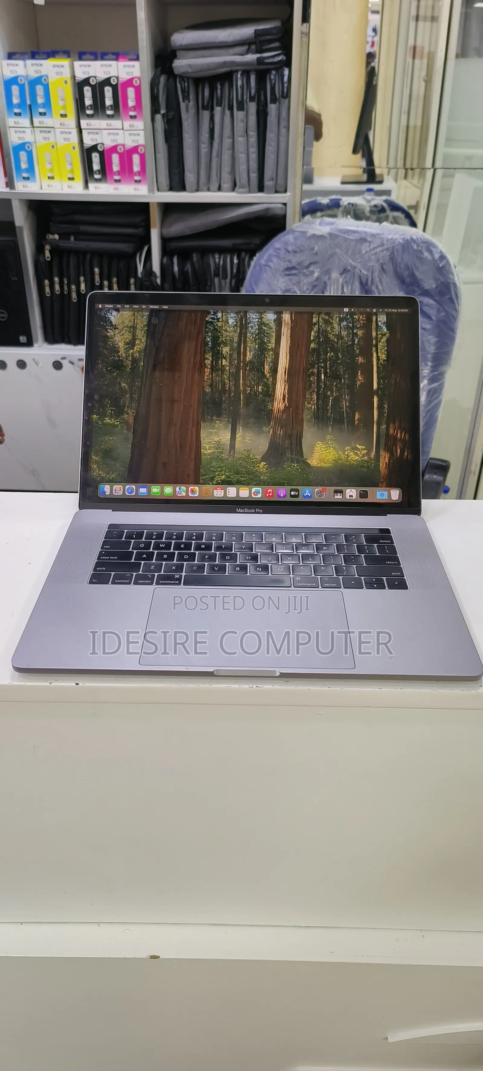 New Laptop Apple MacBook Pro 2019 32GB Intel Core i9 SSD 512GB