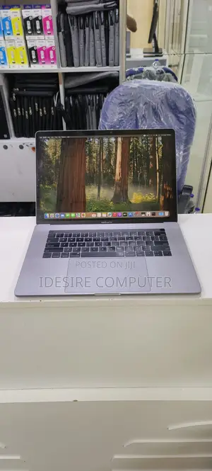 New Laptop Apple MacBook Pro 2019 32GB Intel Core i9 SSD 512GB