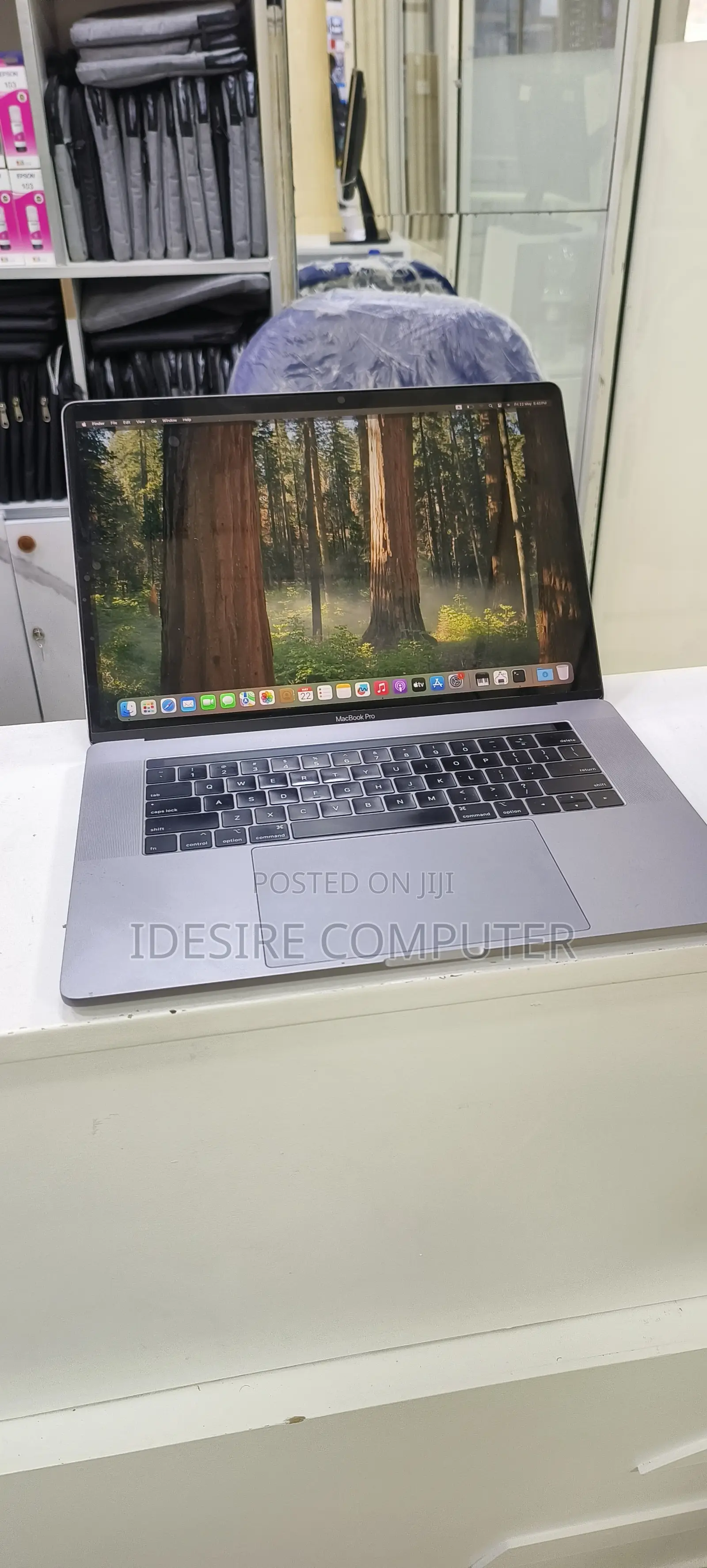 New Laptop Apple MacBook Pro 2019 32GB Intel Core i9 SSD 512GB