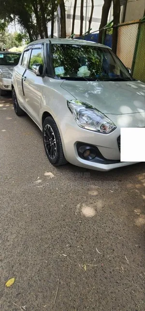 Suzuki Swift 2022 Silver