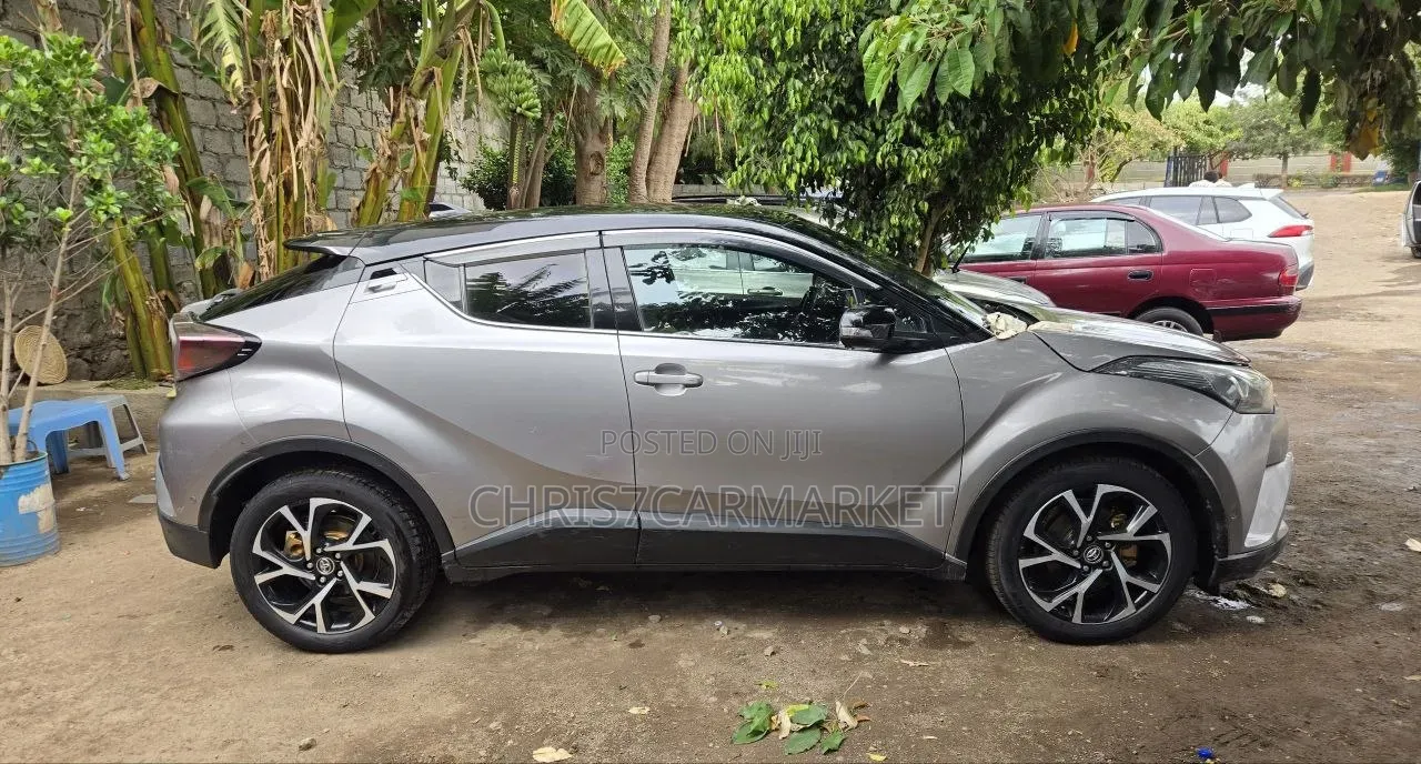 Toyota C-HR 2017 Silver
