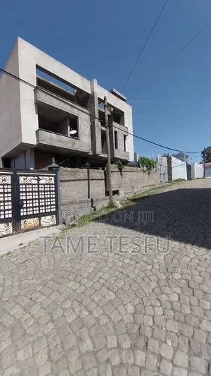 8bdrm House in አትሌቶች ሰፋር, Yeka for sale