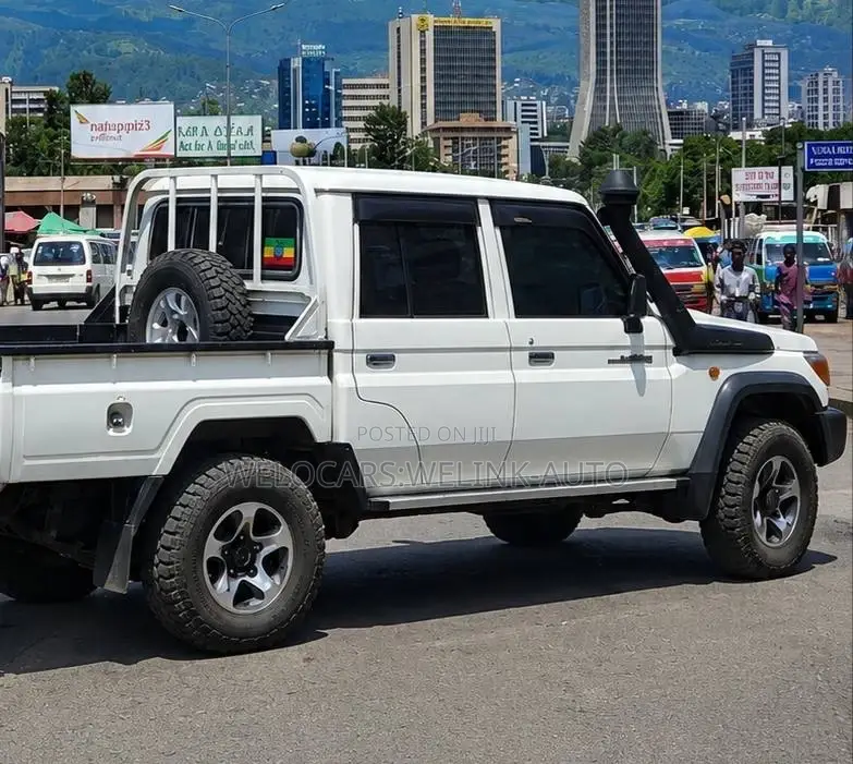 Toyota Land Cruiser 2019 White