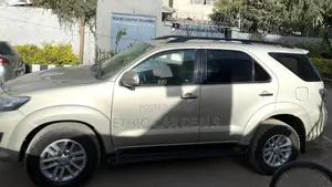 Toyota Fortuner 2012 Silver