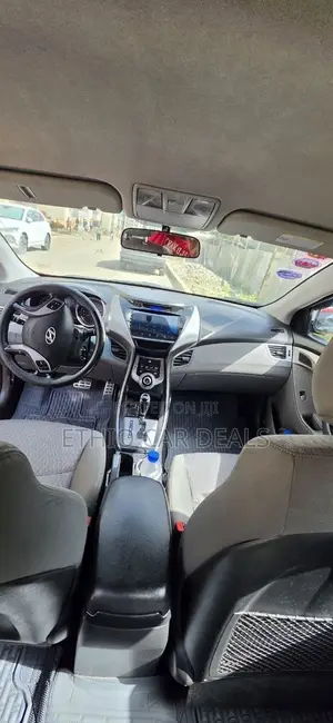 Hyundai Elantra 2013 Red
