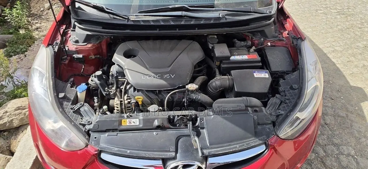 Hyundai Elantra 2013 Red