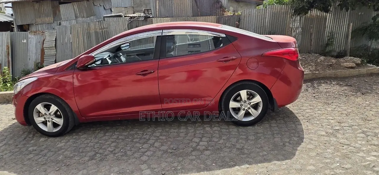 Hyundai Elantra 2013 Red