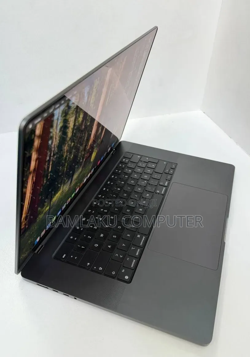New Apple MacBook Pro 2023 M3 Pro 16-inch 18GB Apple M3 Pro SSD 512GB