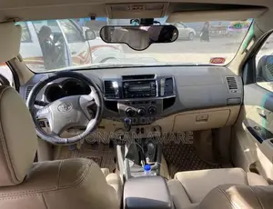 Toyota Fortuner 2012 Gold