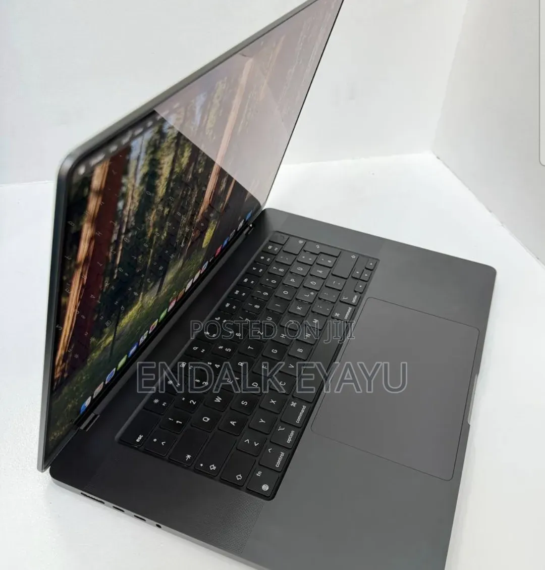 New Laptop Apple MacBook Pro 18GB Apple M3 Pro SSD 512GB