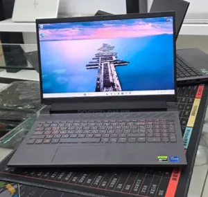 New Laptop Dell G15 5535 16GB Intel Core i7 SSD 1T