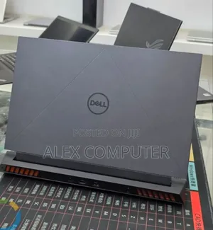 New Laptop Dell G15 5535 16GB Intel Core i7 SSD 1T