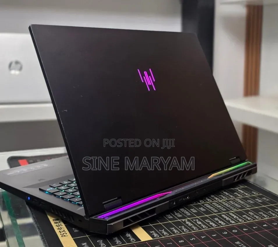 New Laptop Acer Predator Helios 18 PH18-71 32GB Intel Core i9 SSD 1T