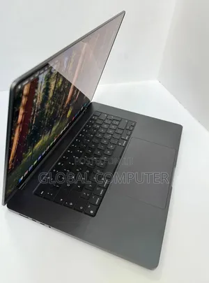 New Laptop Apple MacBook Pro 2023 M3 18GB Apple M3 Pro SSD 512GB