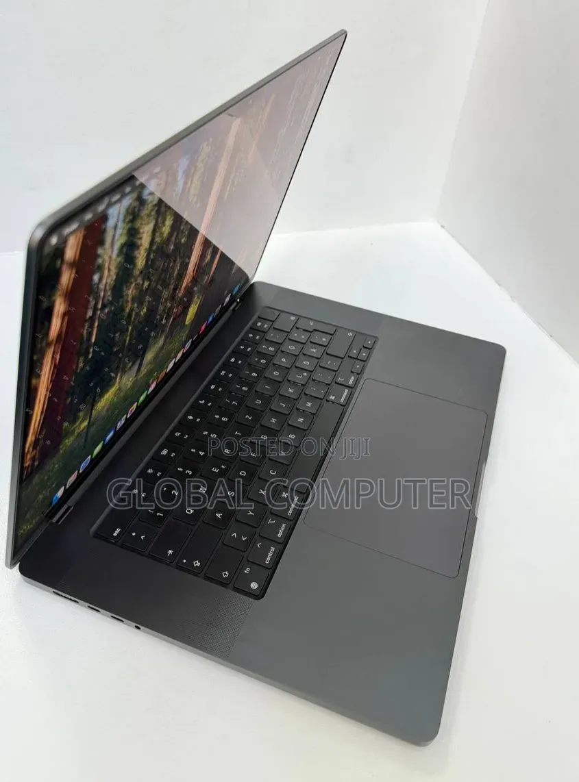 New Laptop Apple MacBook Pro 2023 M3 18GB Apple M3 Pro SSD 512GB