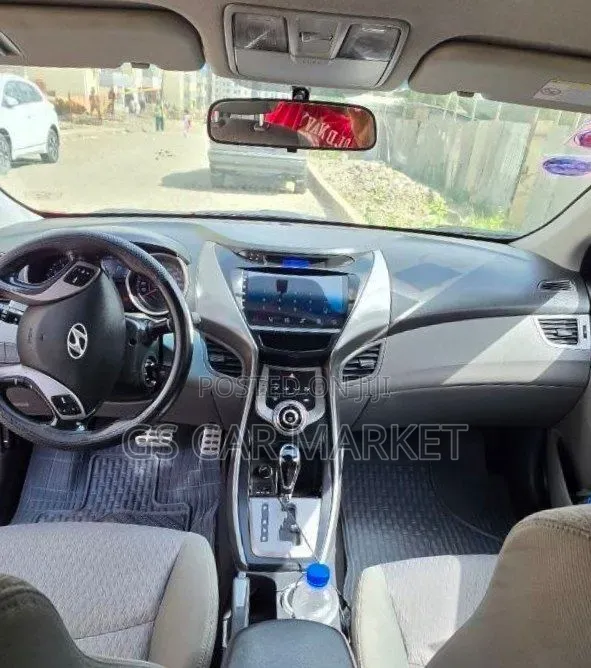 Hyundai Elantra 2013 Red
