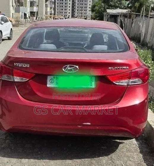 Hyundai Elantra 2013 Red