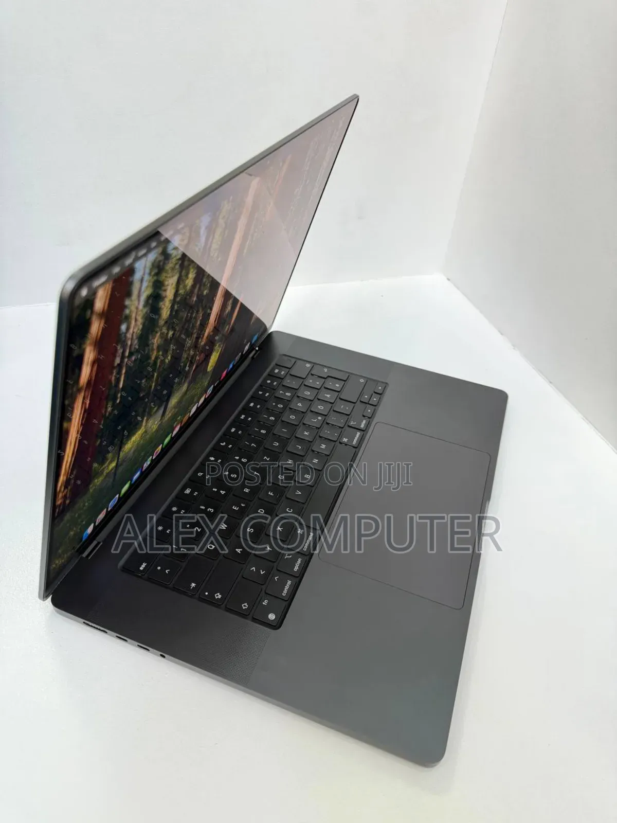 New Apple MacBook Pro 2023 M3 Pro 16-inch 18GB Apple M3 Pro SSD 512GB