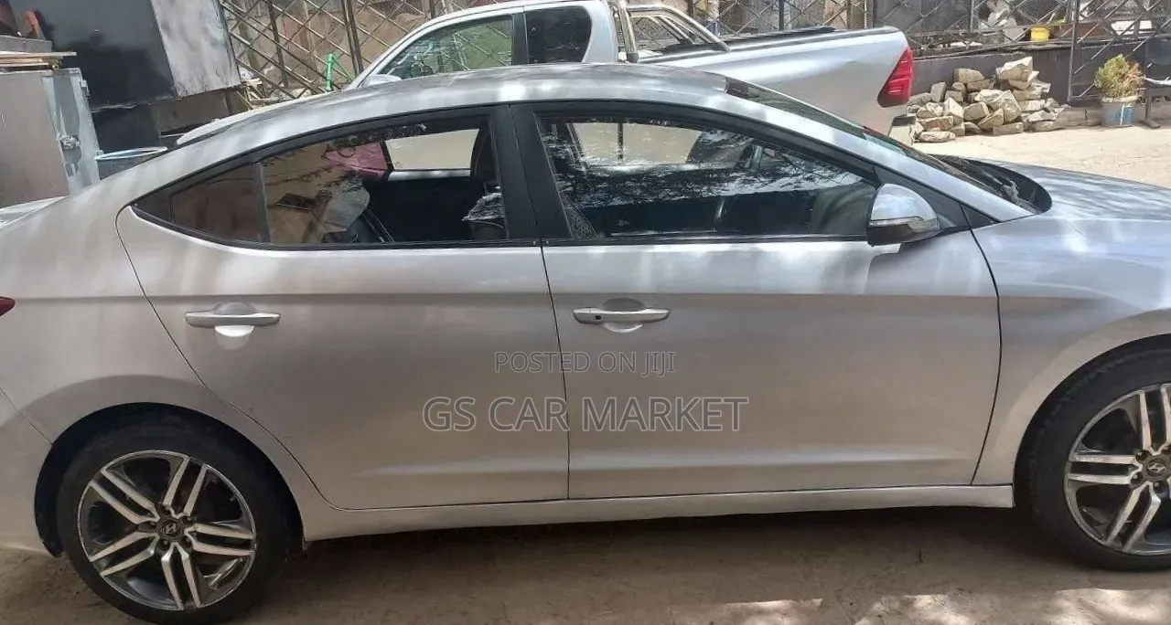 Hyundai Avante 2017 Silver