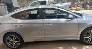 Hyundai Avante 2017 Silver