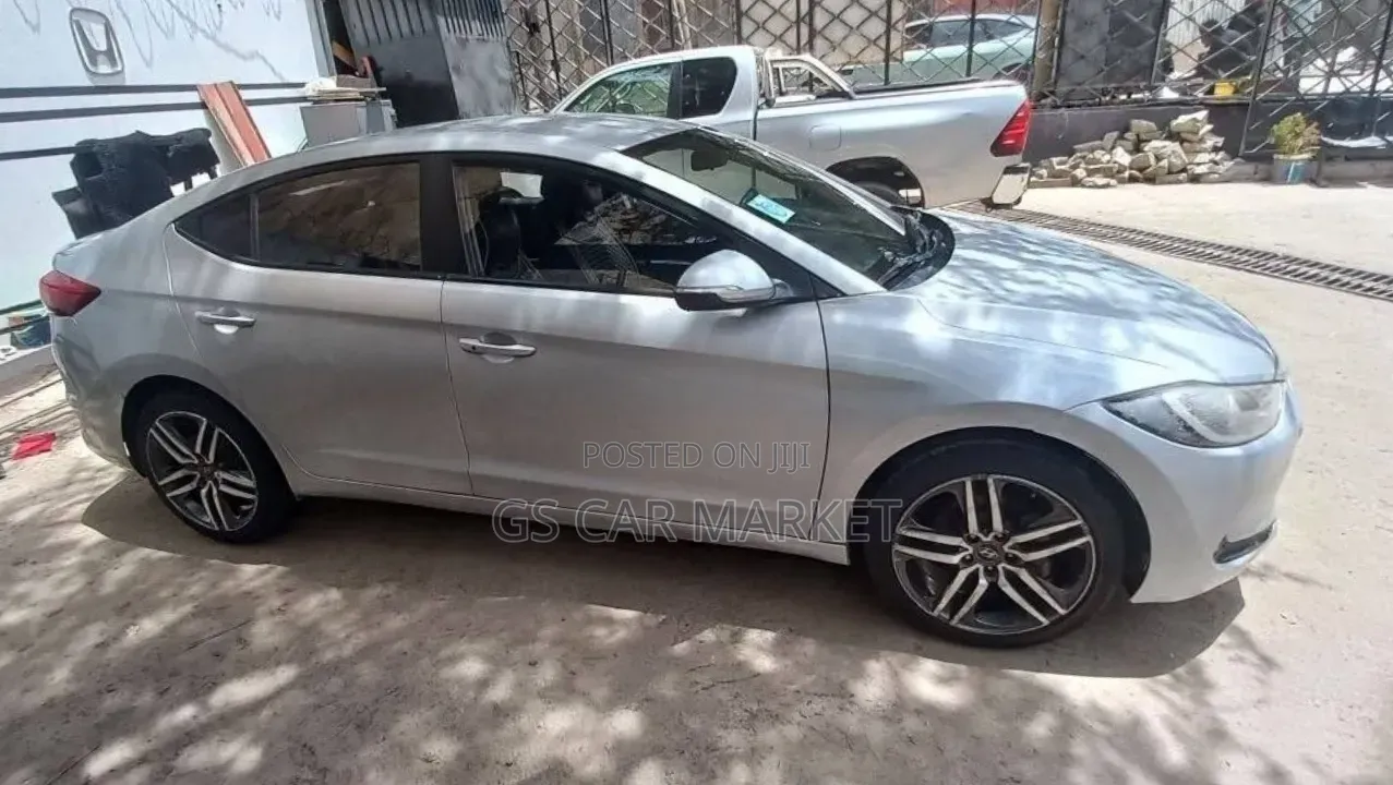 Hyundai Avante 2017 Silver