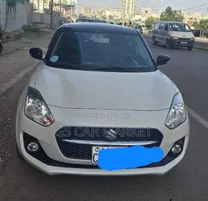 Suzuki Swift 2022 White