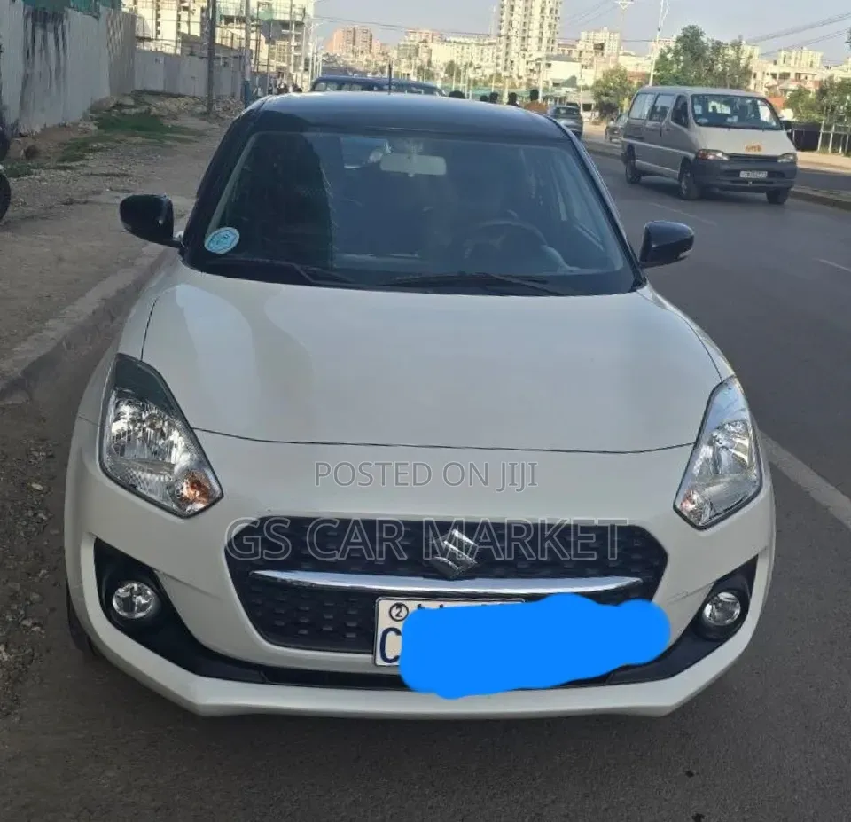 Suzuki Swift 2022 White