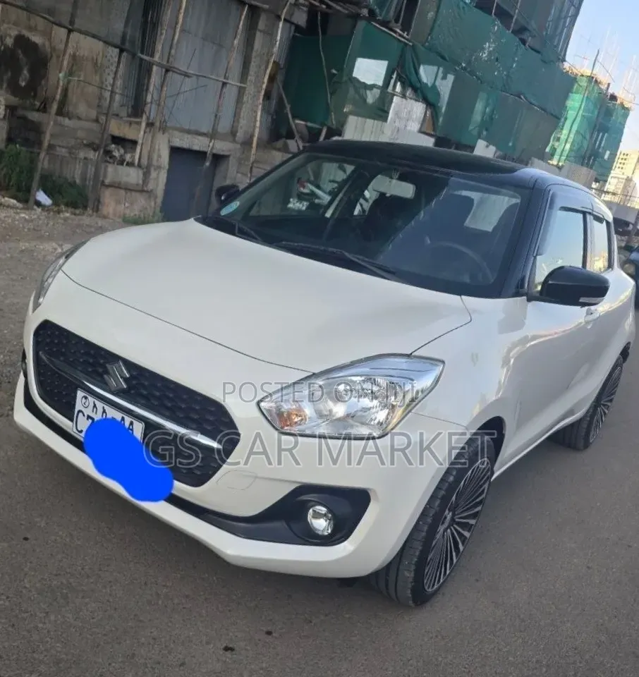 Suzuki Swift 2022 White